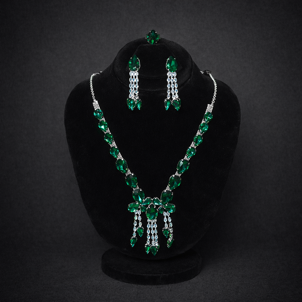 B16- Stone Necklace